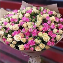 Букет из 39 веточек кустовых роз