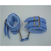 Sitabella наручники Two голубой
С подкладкой из искусственного меха