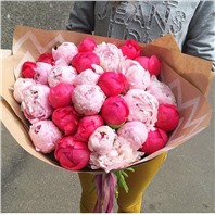 Букет из 29 пионов